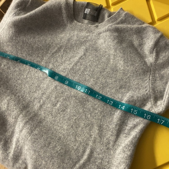 REFORMATION REPURPOSED SWEATER SIZE SMALL - Picture 6 of 8